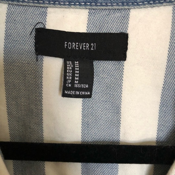 Forever 21 Jean jacket - Picture 3 of 4